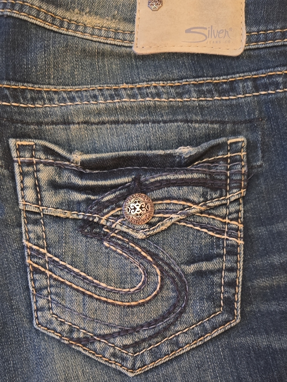 Silver Jeans Aiko Mid Capri Embroidered Pocket Skinny Jeans